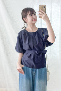 Pleated Tie-waist Top 簡約光澤深藍綁帶上衣/ TP9169