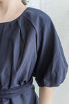 Pleated Tie-waist Top 簡約光澤深藍綁帶上衣/ TP9169