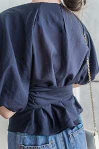 Pleated Tie-waist Top 簡約光澤深藍綁帶上衣/ TP9169