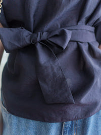 Pleated Tie-waist Top 簡約光澤深藍綁帶上衣/ TP9169