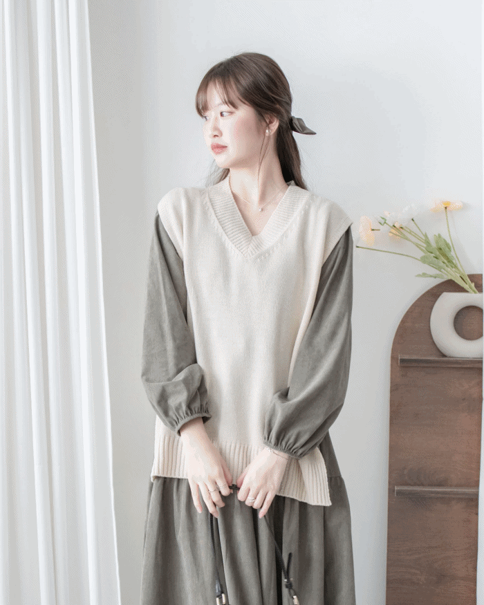 Ivory Vest 百搭垂感肩線V領針織背心 / KT8185