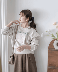 Embroidery Lily Top  花朵刺繡印花衛衣/ TP9196