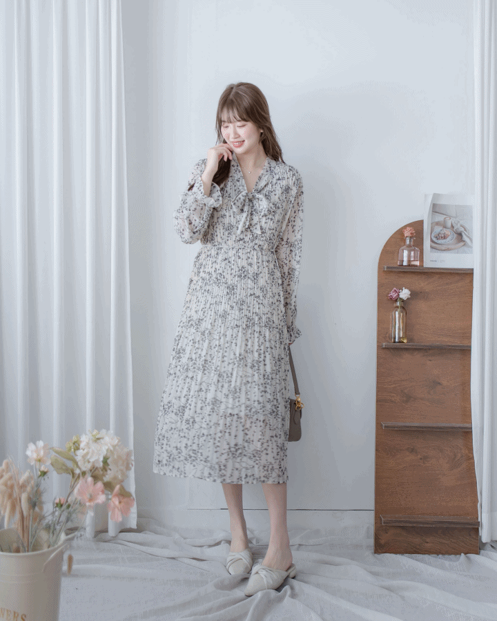 Branches Scarf Pleated Dress 絲帶花枝雙寬度褶紋修腰長裙/ DS1090