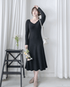 Knit Black Dress 弧形V領顯瘦彈性小黑裙/ DS1021