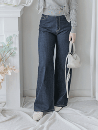 Jennie Jeans 全彈性直筒褲管修飾腿型牛仔褲/ PT8471