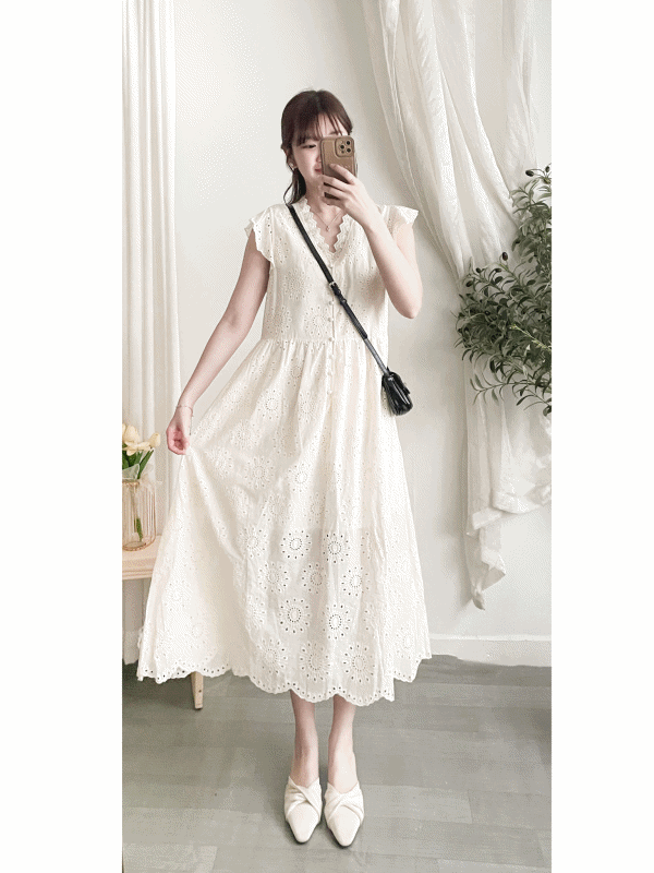 Ivory Sunflower Dress 通花荷葉手袖花邊連身裙/ DS9870
