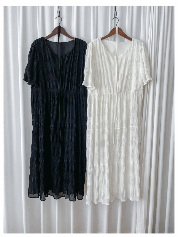 Patterned Lace Dress 格紋通花感修腰連身裙/ DS9861