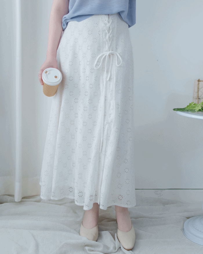 Embroidery Skirt 交叉打結棉質通花傘形半裙/ SK8941