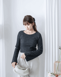 Comfy Stripe Tee 百搭暗直紋喇叭手袖舒適上衣 / TP9197