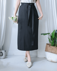 Belt Skirt  腰帶簡潔修腰後開叉直裙/ SK8956