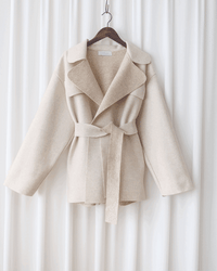 【intent X Korea label】 Oatmeal Ivory 優雅翻領蝴蝶修腰短大衣, Coat/ JK8112