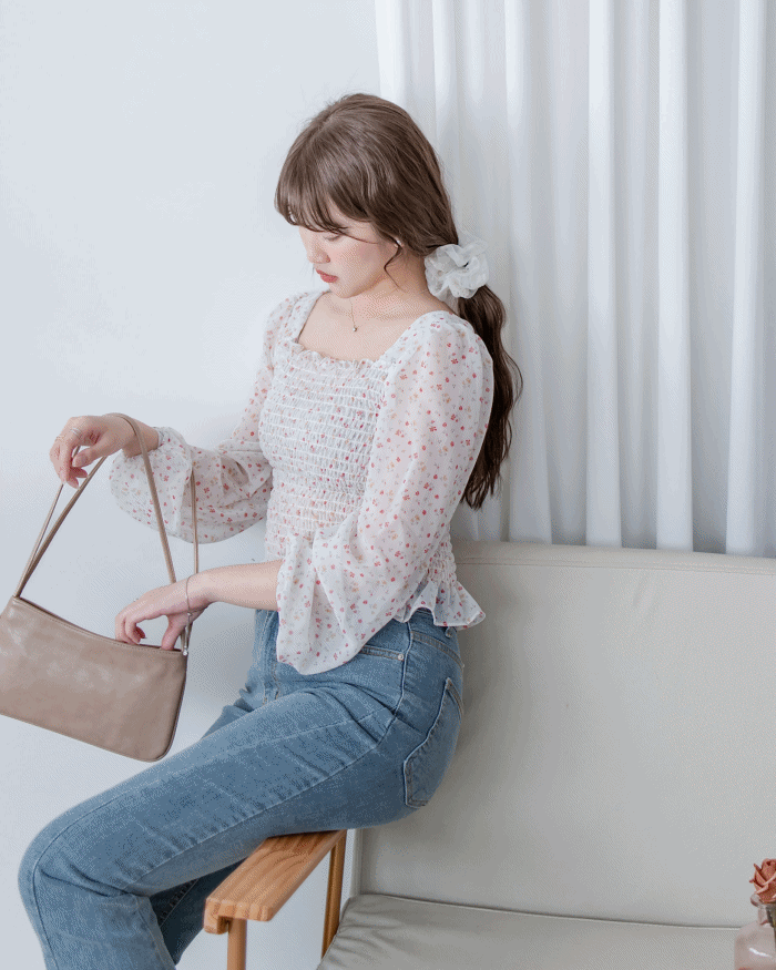 Flora Chiffon Blouse 方領細緻舒適彈力皺褶花布雪紡上衣/ BU9134