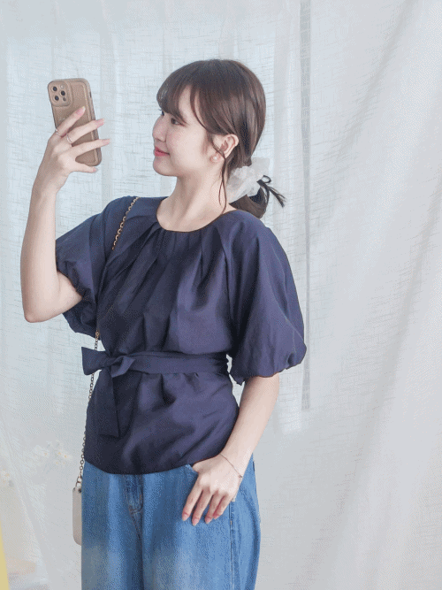Pleated Tie-waist Top 簡約光澤深藍綁帶上衣/ TP9169