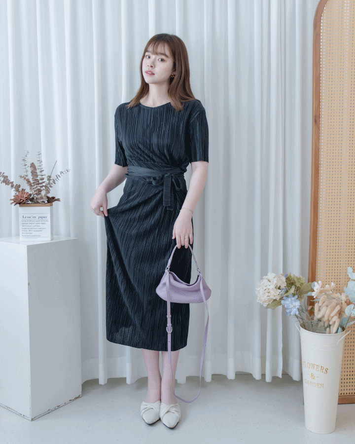 Wrap Dress 微光澤細褶交叉綁帶修身連身裙/ DS1137
