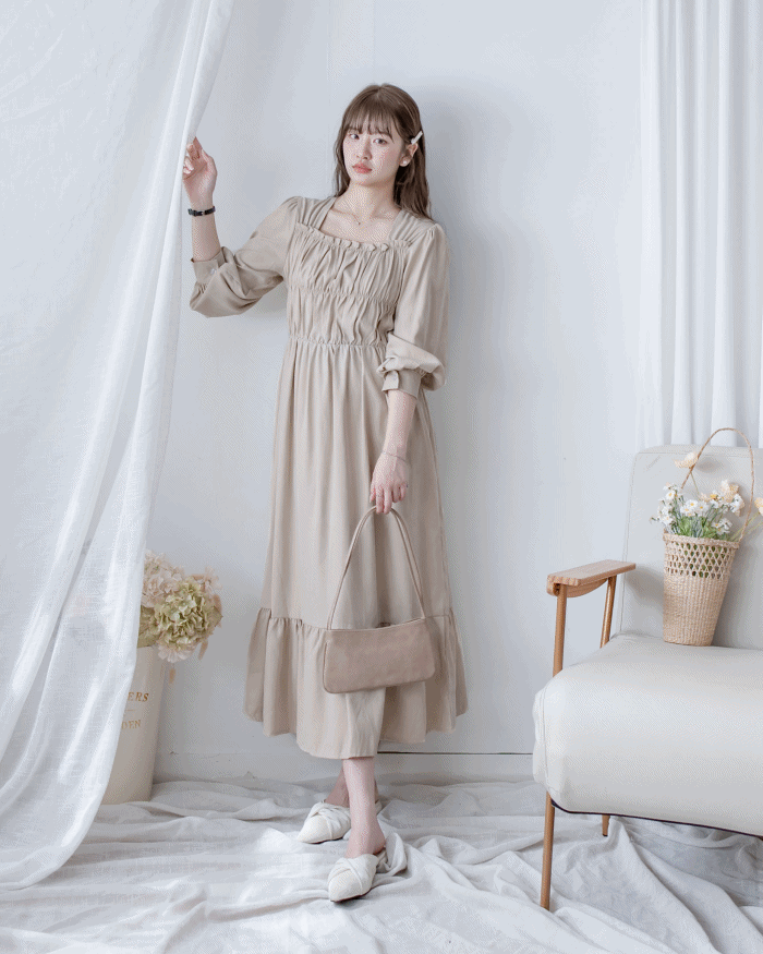 Sophie Dress 方領柔霧面料橡筋修身傘魚尾長裙/ DS1086