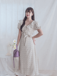 [限量現貨回歸 White］Ruffle Collar Floral Dress  V領荷葉邊碎花顯瘦連身裙/ DS9950