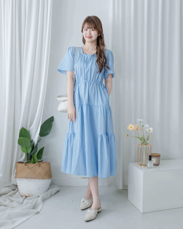 【現貨限量回歸 Black 】 Square Collar Back-Tie Dress 質感壓紋方領層次綁帶連身裙/ DS1112