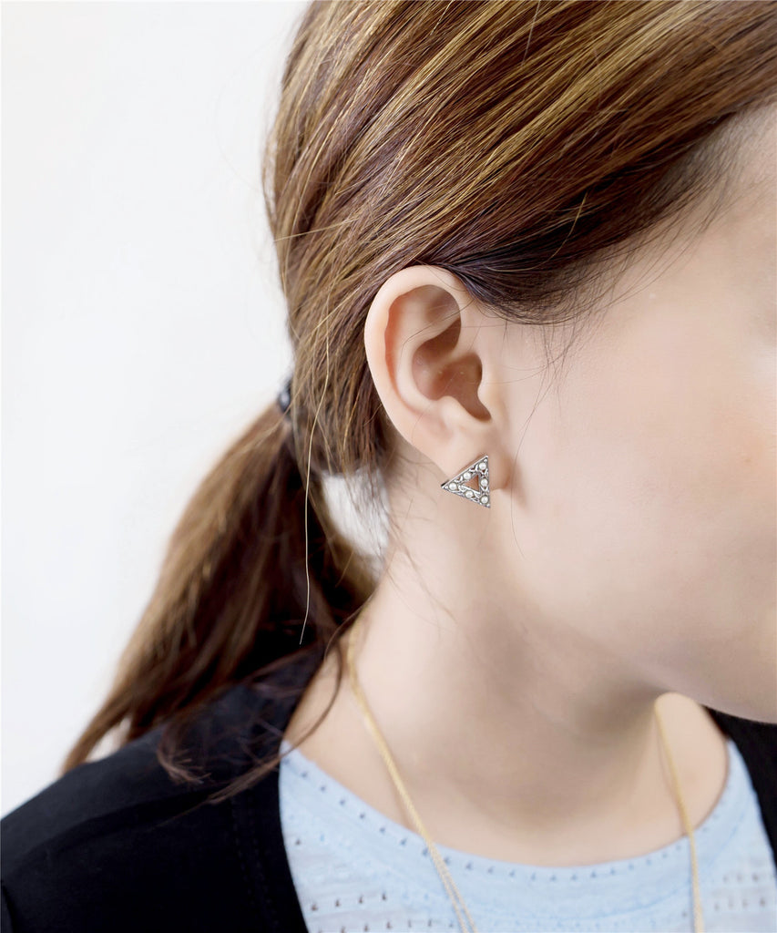 Triangular Pearl Earrings / ER8013