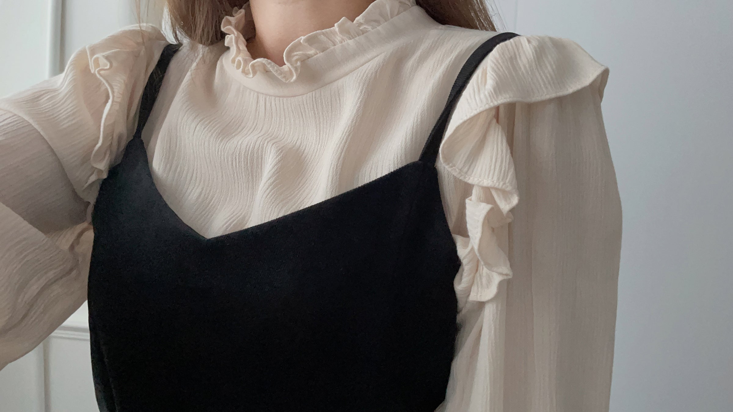 【訂造中獨家款 限量發售 】Ruffle 淺杏色小寬花邊企領, Blouse/ BU8875 （Pre-order)