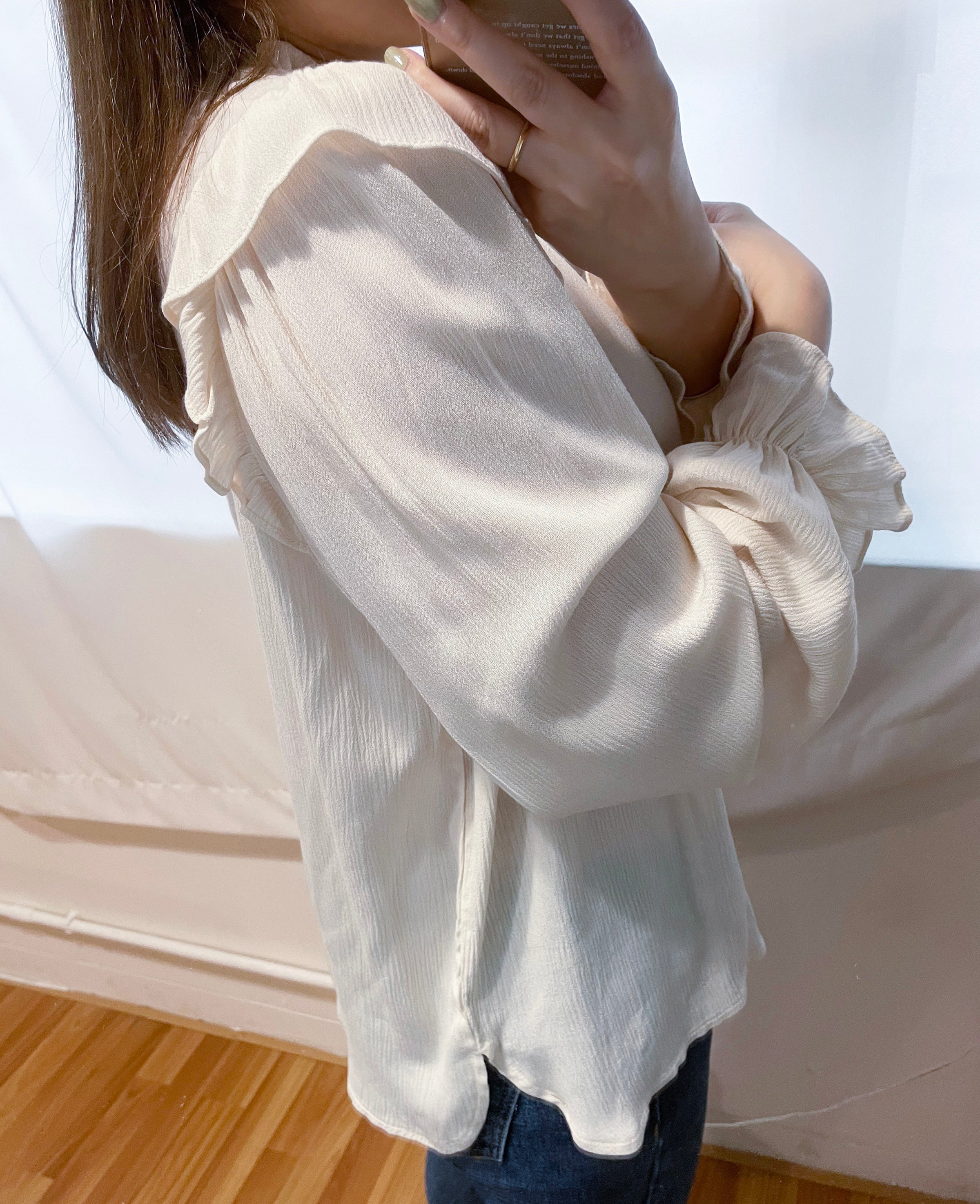 【訂造中獨家款 限量發售 】Ruffle 淺杏色小寬花邊企領, Blouse/ BU8875 （Pre-order)