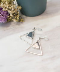 "Ring me" double triangle earrings / ER8140