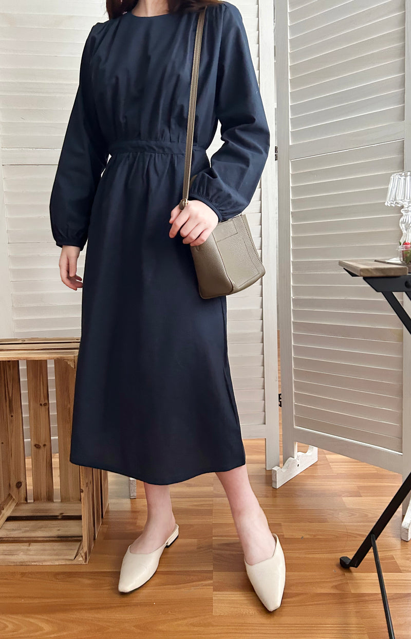 Navy 深藍腰間皺褶後修腰傘裙, Dress/ DS9165