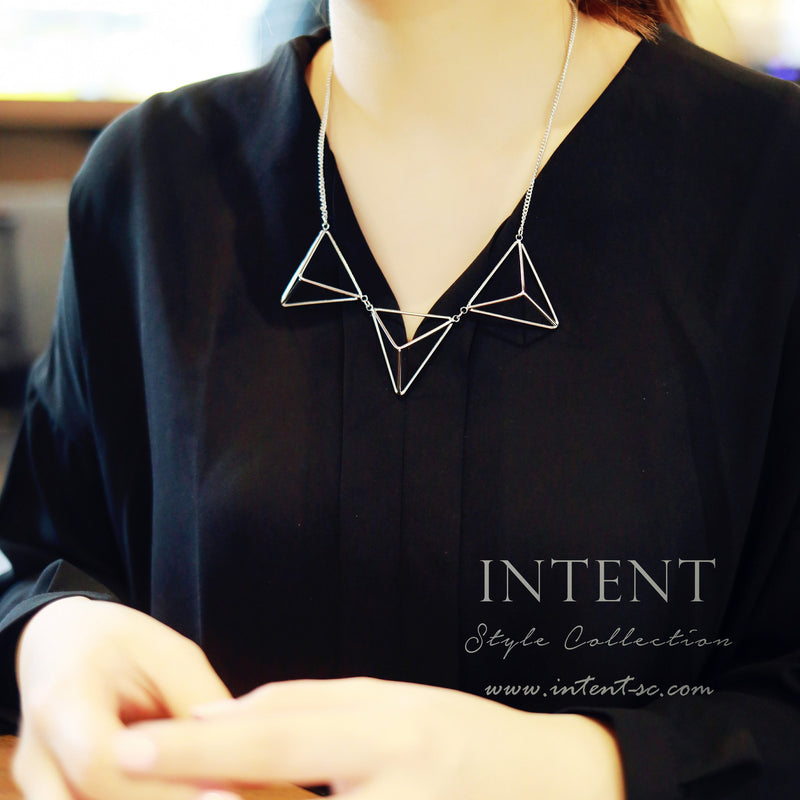 Triangle Dimension Necklace / NL8060
