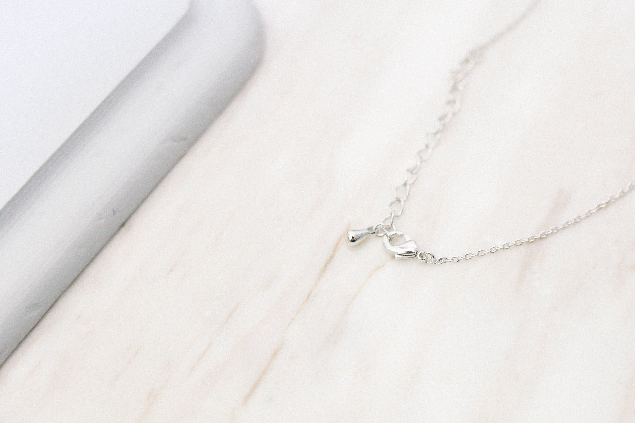 Double Loop Triangle Necklace / NL8088