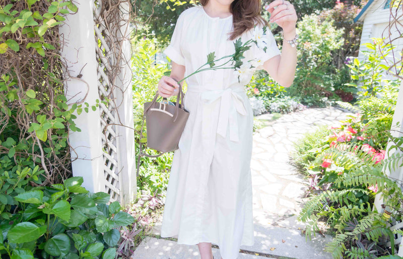 ! 𝕝𝕒𝕤𝕥 𝕗𝕖𝕨 !White Dora 小袖摺口圓領連身裙, Dress/ DS9052