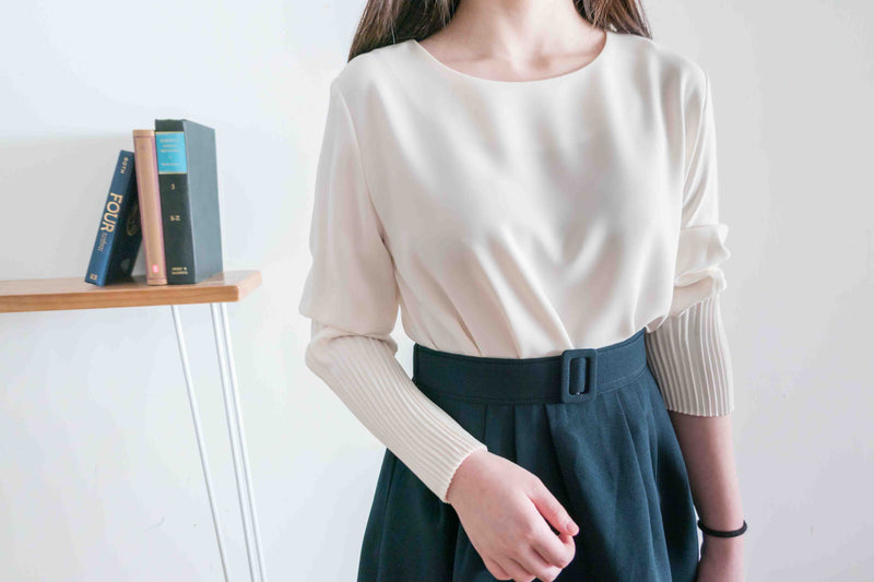 【現貨限量回歸 GreyishBlue/White】Pleated Sleeve 簡約雪紡漸細百褶手袖, Blouse/ BU8856