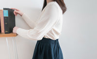 【現貨限量回歸 GreyishBlue/White】Pleated Sleeve 簡約雪紡漸細百褶手袖, Blouse/ BU8856
