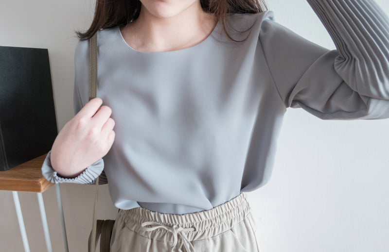 【現貨限量回歸 GreyishBlue/White】Pleated Sleeve 簡約雪紡漸細百褶手袖, Blouse/ BU8856