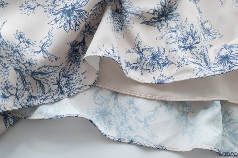 【早秋預訂優惠 -$15】（intent x Korea 獨家款) Porcelain 線條青花瓷顯瘦後橡筋, Dress/ DS9135 （Pre-order/優惠 9月14日完結)