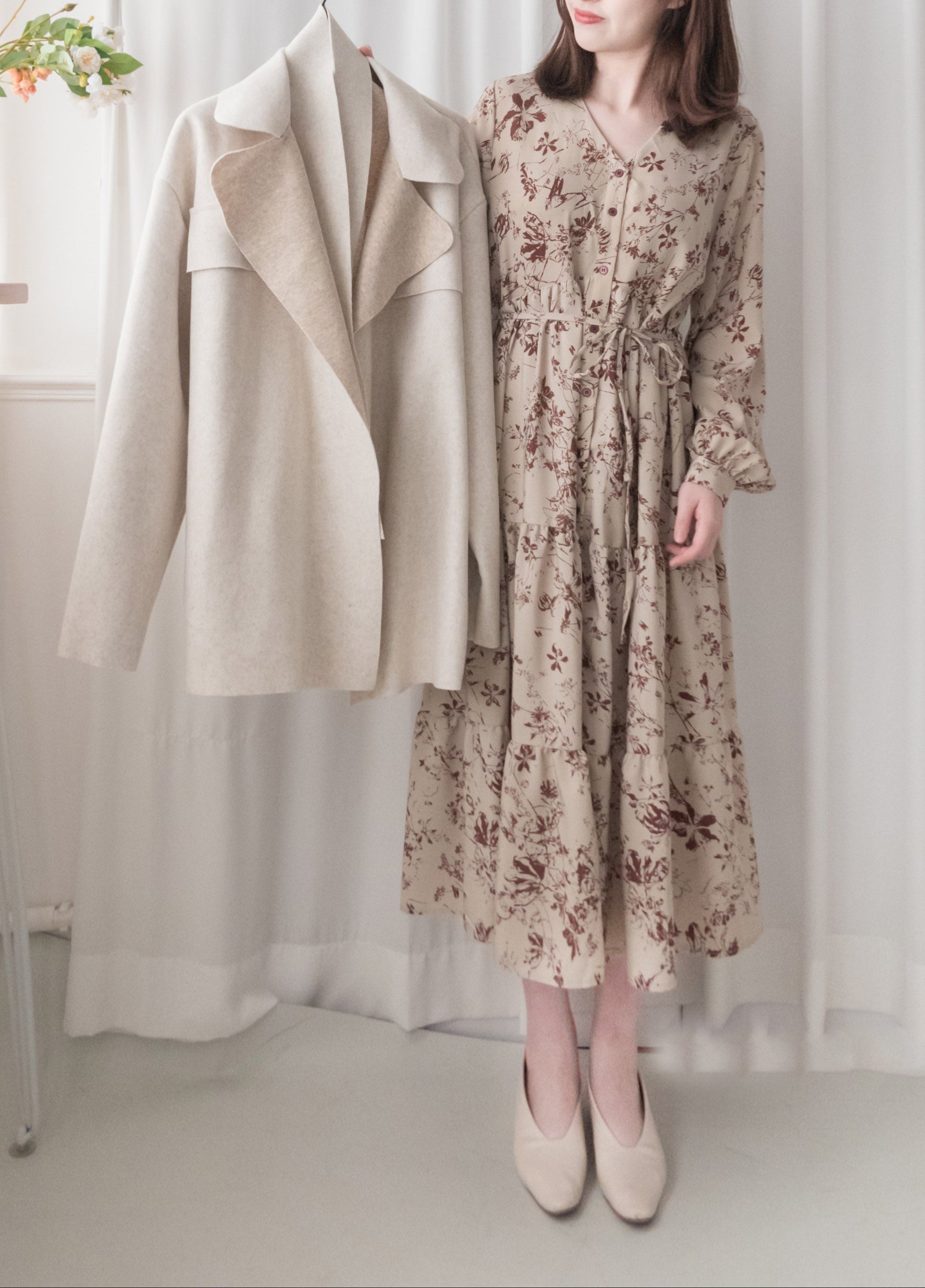【intent X Korea label】 Oatmeal Ivory 優雅翻領蝴蝶修腰短大衣, Coat/ JK8112