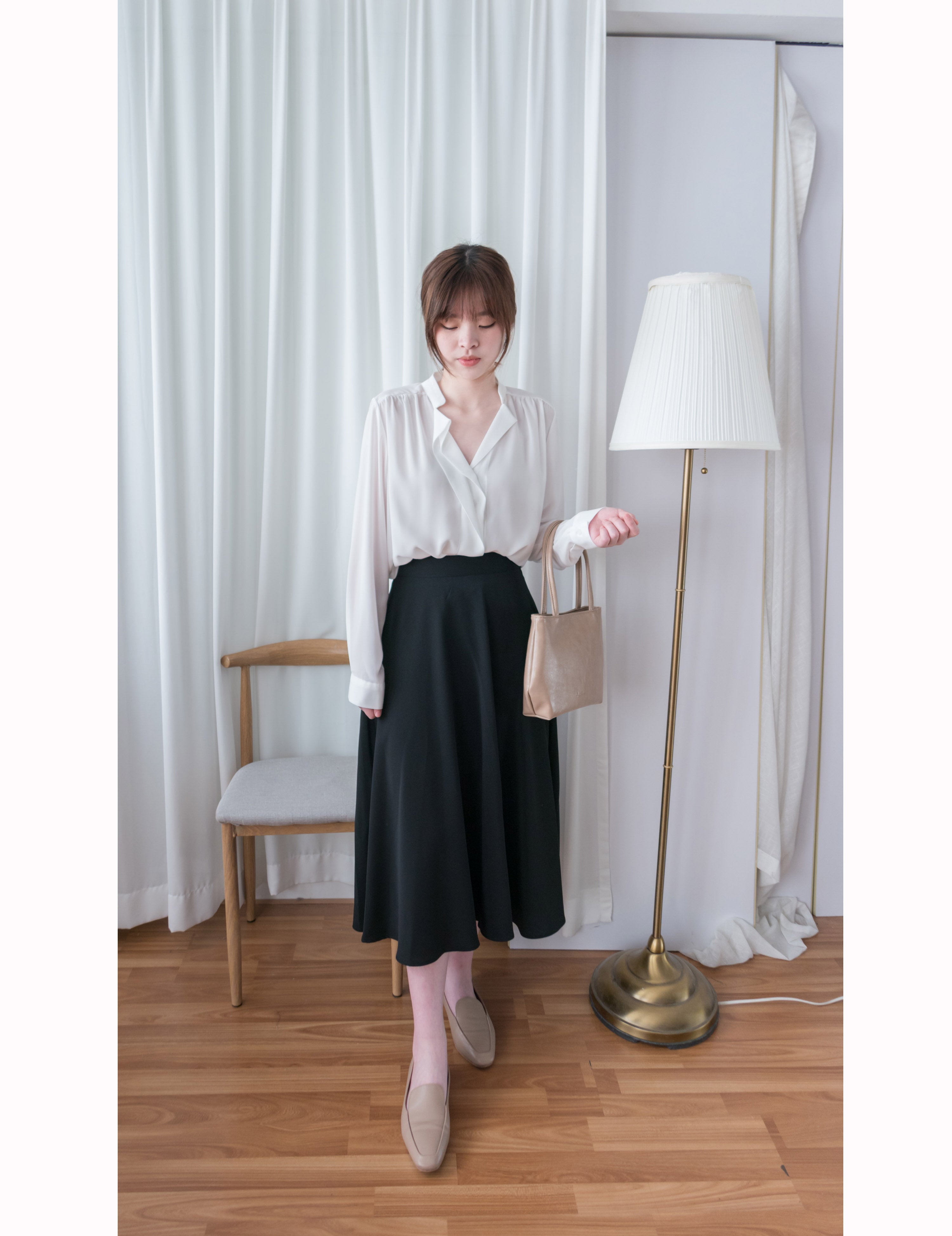 Silk Smooth 四色絲滑質料顯瘦傘形長裙, Skirt/ SK8673 （Ivory/black sold out)