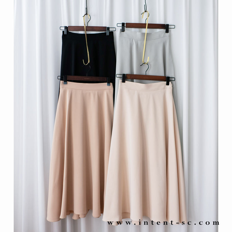 Silk Smooth 四色絲滑質料顯瘦傘形長裙, Skirt/ SK8673 （black/mint sold out)