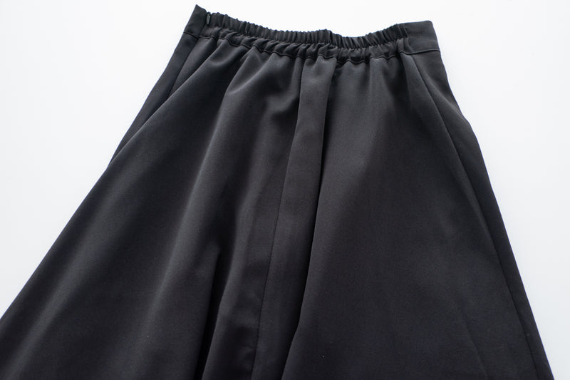 Silk Smooth 四色絲滑質料顯瘦傘形長裙, Skirt/ SK8673 （black/mint sold out)