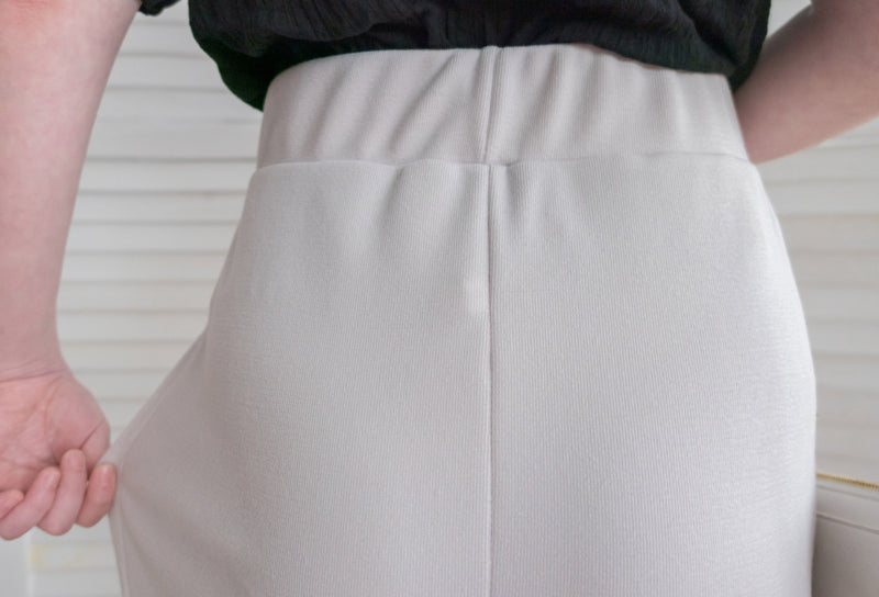 Lady Elastic 彈性直身簡約斯文後開叉半身裙, Skirt / SK8689 (black sold out)