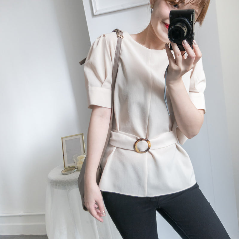 buckle 淺杏圓形大理石腰帶修腰, blouse/ BU8532