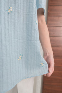 little Floral 飄逸麻棉方領刺綉小花, Blouse/ BU8562