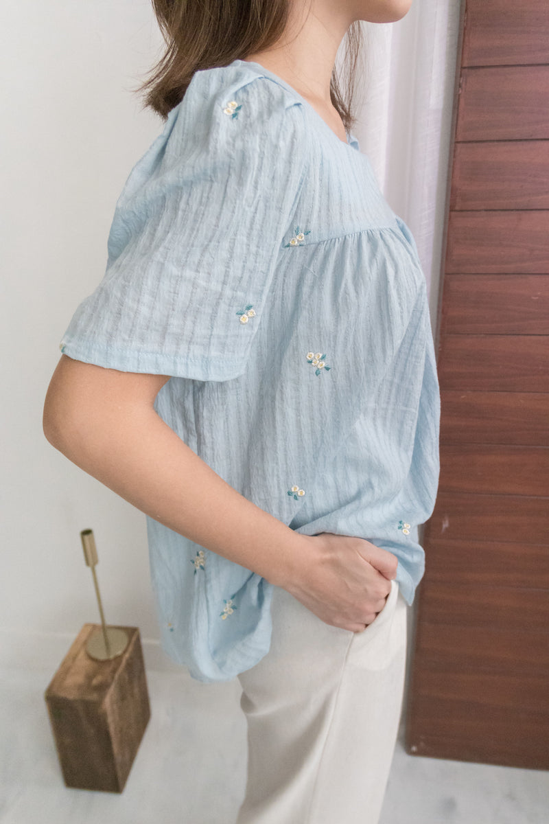 little Floral 飄逸麻棉方領刺綉小花, Blouse/ BU8562