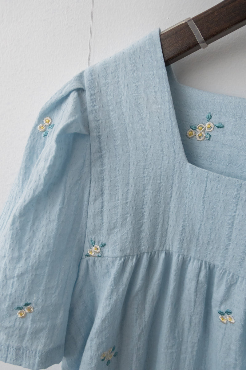 little Floral 飄逸麻棉方領刺綉小花, Blouse/ BU8562