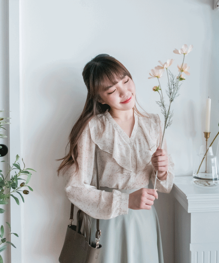 Ruffle Floral 氧氣感花枝飄飄領口, Blouse/ BU8890 （white sold out)